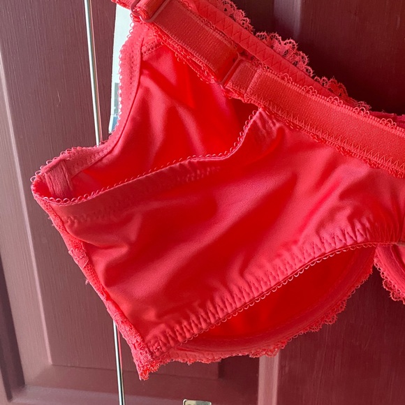 Wacoal Vibrant Red Lace Bra - Picture 8 of 8